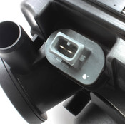 Volvo Oil Filter Housing - Genuine Volvo 31338685