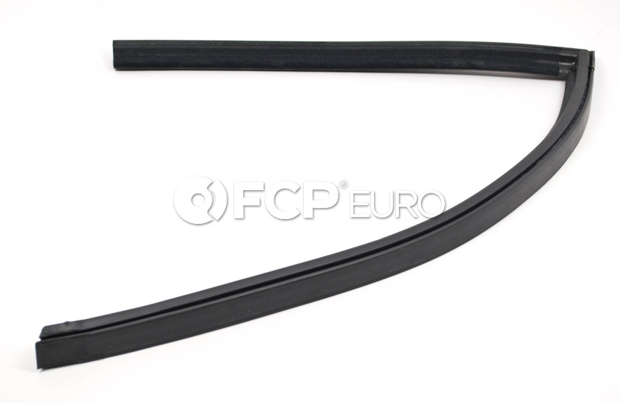 URO Parts 1077200678 - Guarnizione rigida superiore, Regular