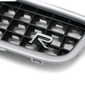 Volvo Center Grille - Genuine Volvo 8659018 