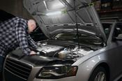 1000+ Lumen Li-Ion Underhood Light - Performance Tool W2673