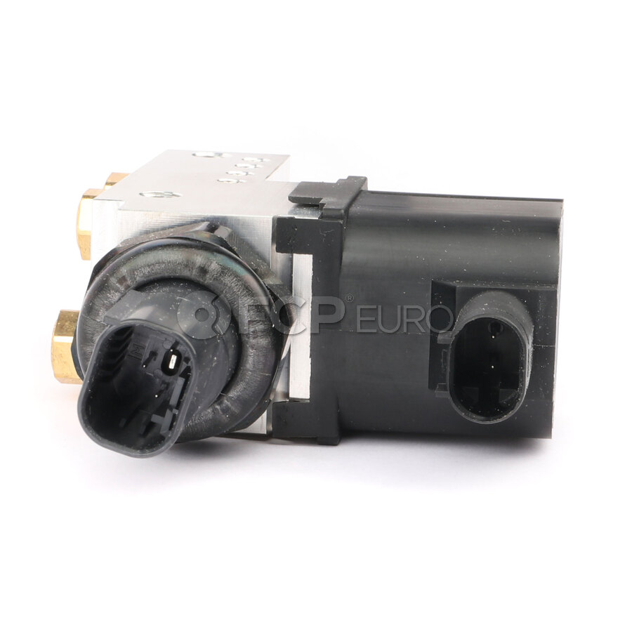 Mercedes Suspension Valve Block - Genuine Mercedes 2113200158 | FCP Euro