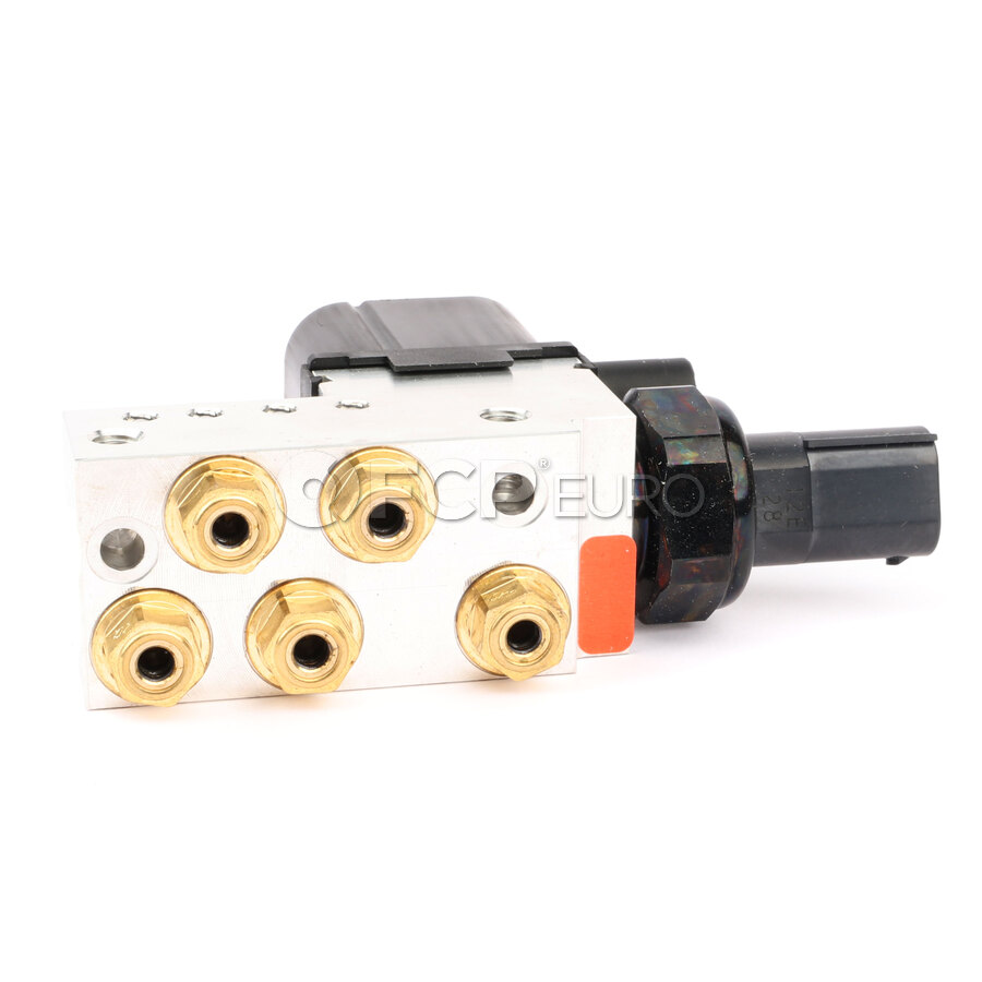 Mercedes Suspension Valve Block - Genuine Mercedes 2113200158 | FCP Euro